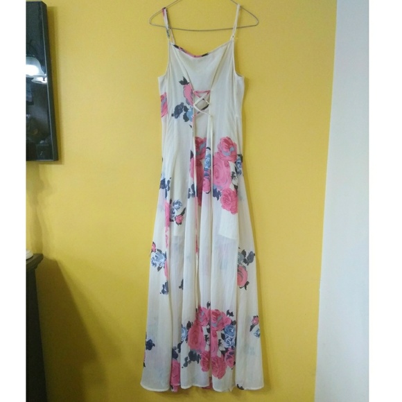 Band of Gypsies Lottie & Holly Floral Dress - Picture 3 of 6